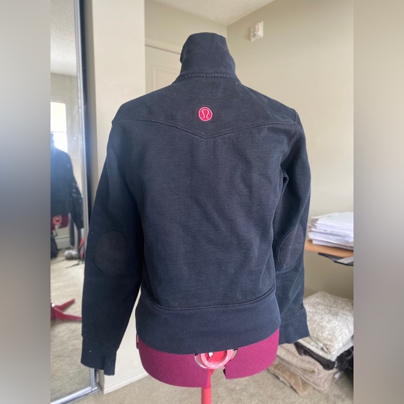 Lululemon sweater/jacket - Picture 1 of 4